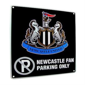 Newcastle metalskilt: NO PARKING